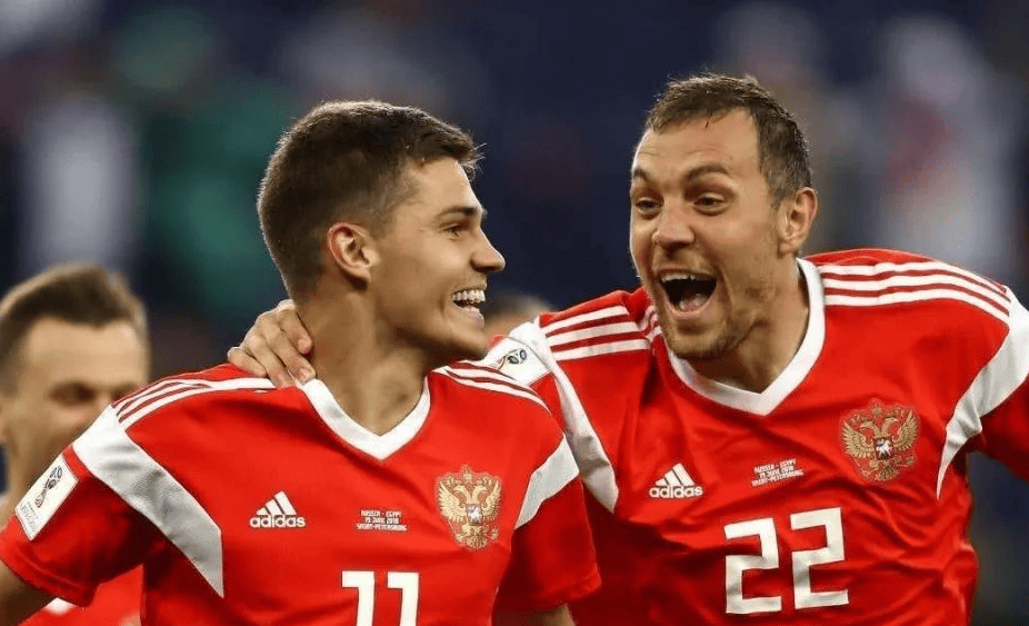 天博中国体育官网-Doinb巅峰对决，Ming与90激战独行侠分钟，出色防守胜负难料！